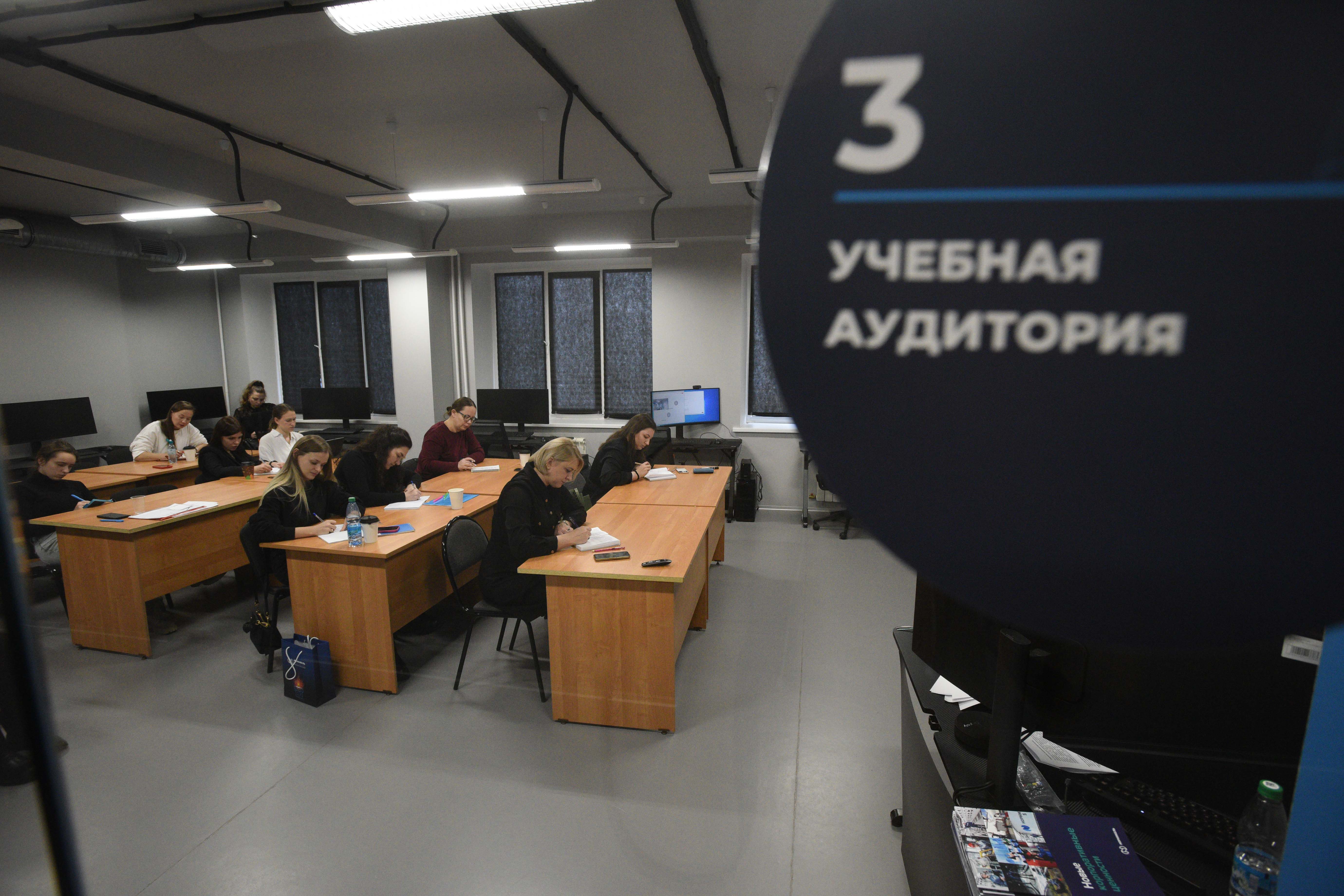 Порно жопты жалайды бетке отырады